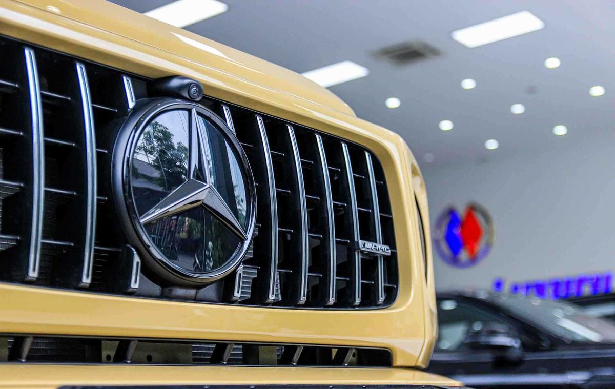 Mercedes-AMG G63 màu vàng cát lạ mắt-4