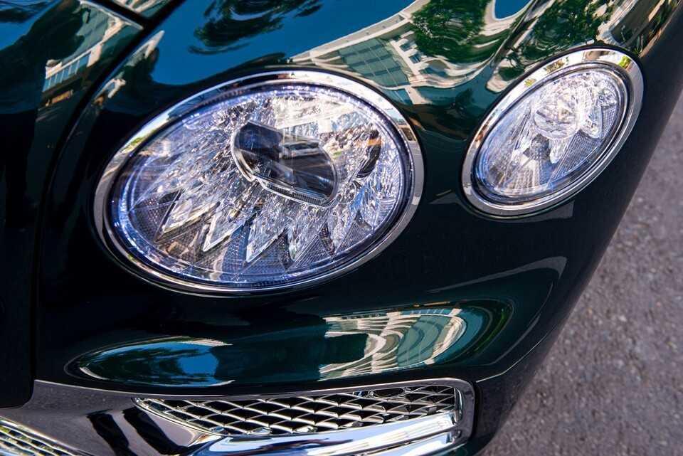 Bentley Flying Spur V8 màu sơn đặc biệt xuất hiện tại Việt Nam-8