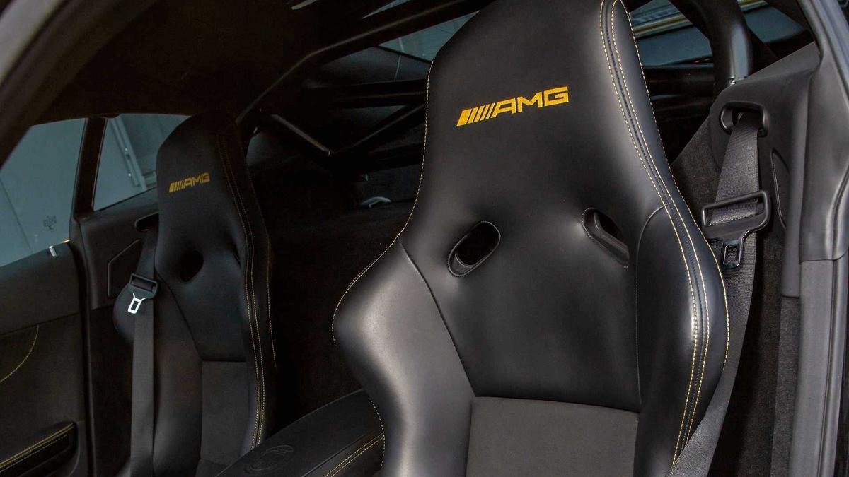 Nội thất Mercedes-AMG GT R của BS Teile Center