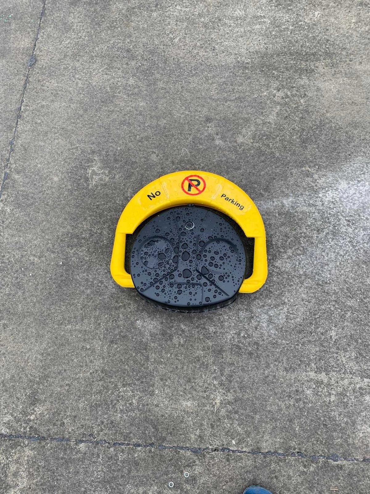 Thiết bị chống đỗ xe sai mục đích tại trạm sạc ôtô điện VinFast-2