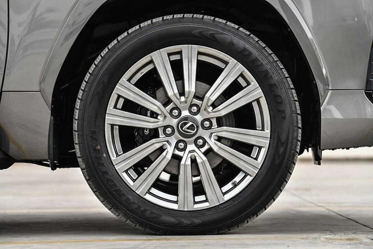 Chiêm ngưỡng Lexus LX 600 Ultra Luxury vừa cập cảng Việt Nam-4