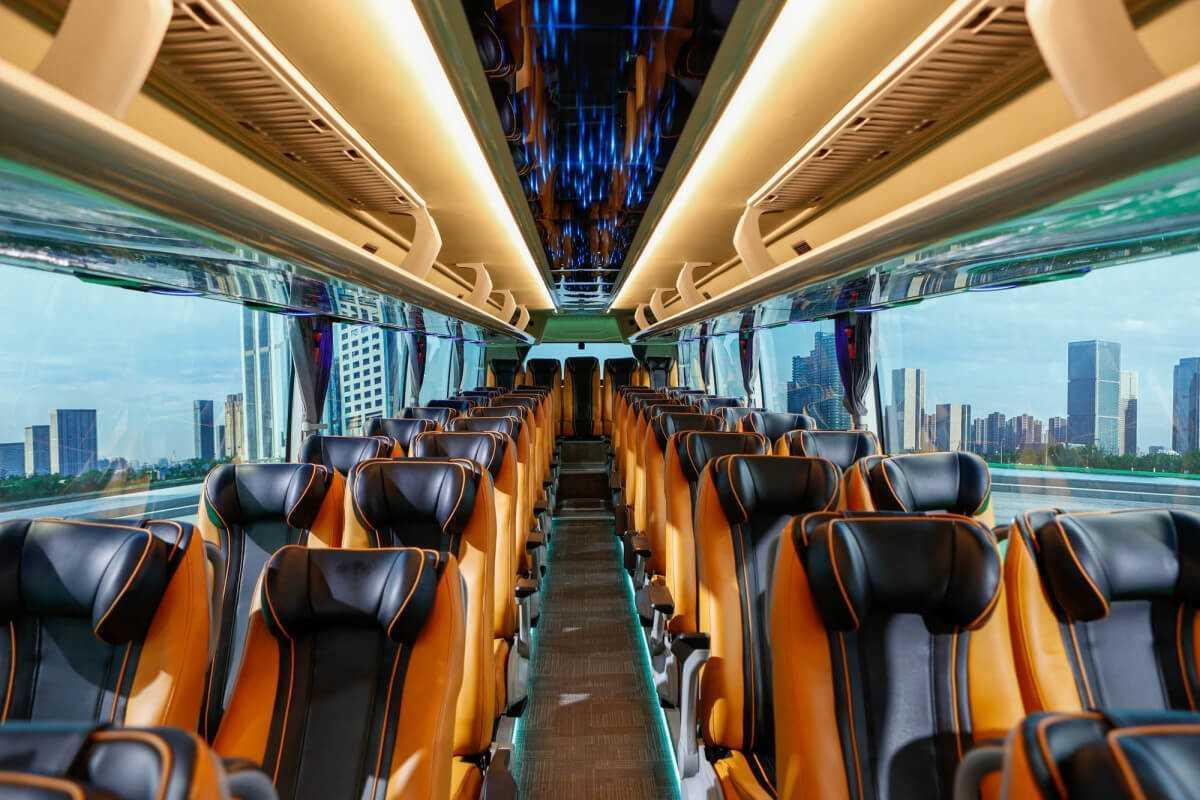 Ra mắt xe khách hạng sang của Mercedes tại Việt Nam-5