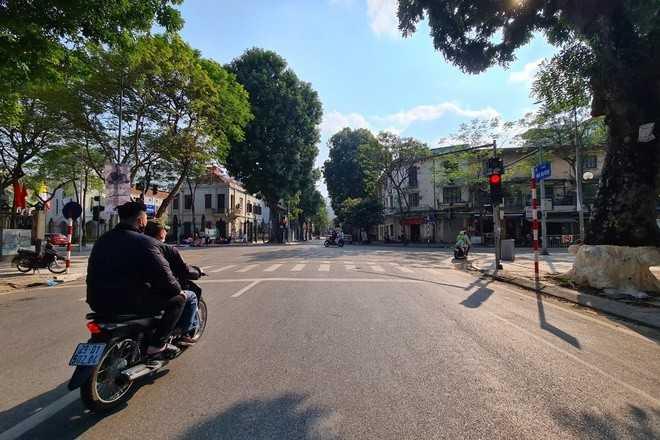 Kĩ năng l&aacute;i xe qua ng&atilde; tư an to&agrave;n-2