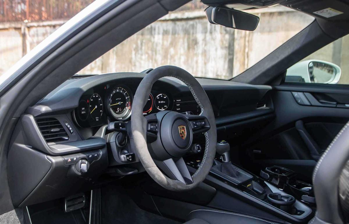 Porsche 911 GT3 xuất hiện với màu sơn độc tại Việt Nam-6