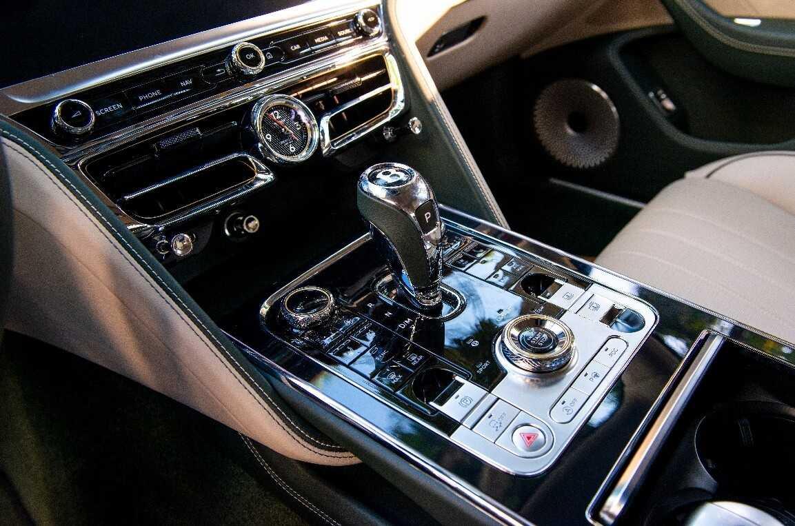 Bentley Flying Spur V8 2022 m&agrave;u xanh Viridian độc lạ xuất hiện tại Việt Nam-4