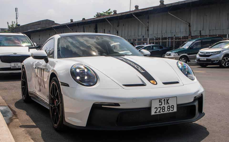 Porsche 911 GT3 xuất hiện với màu sơn độc tại Việt Nam-2