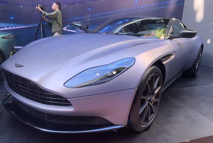 Aston Martin DB11 V8 Coupe: xe thể thao 2 cửa giá 19,8 tỷ đồng-3