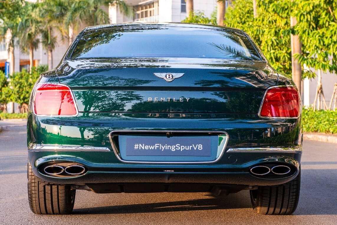 Bentley Flying Spur V8 2022 m&agrave;u xanh Viridian độc lạ xuất hiện tại Việt Nam-2