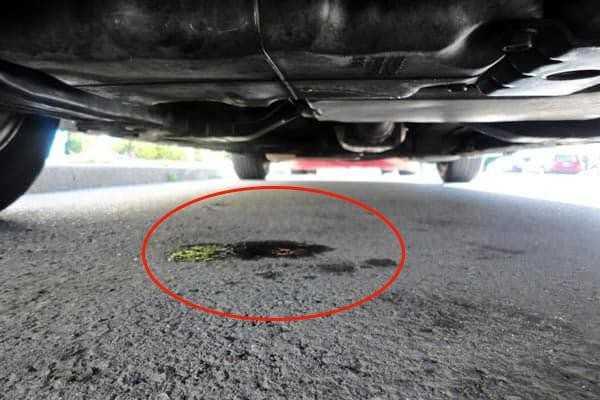 Chỉ 1 ph&uacute;t quan s&aacute;t gầm xe c&oacute; thể nắm được 50% t&igrave;nh trạng chiếc xe-1