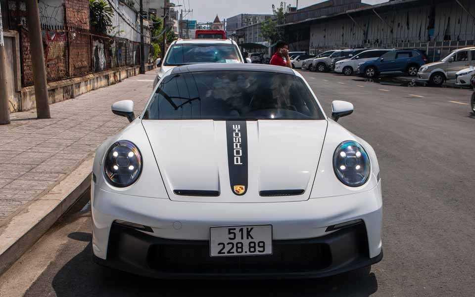 Porsche 911 GT3 xuất hiện với màu sơn độc tại Việt Nam-1