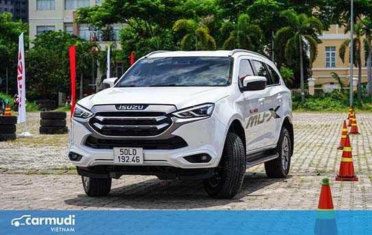 Isuzu mu-X 2022 ra mắt tại Việt Nam, giá bán từ 900 triệu đồng