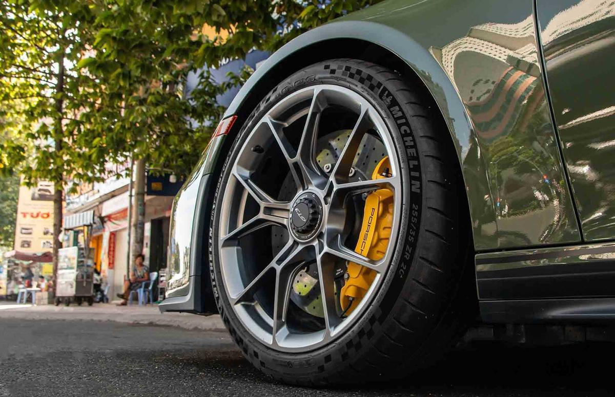 Porsche 911 GT3 2022 -3