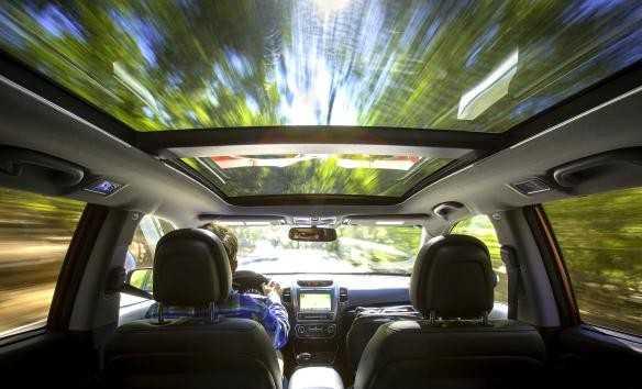 Những l&yacute; do cửa sổ trời kh&ocirc;ng được y&ecirc;u th&iacute;ch-6