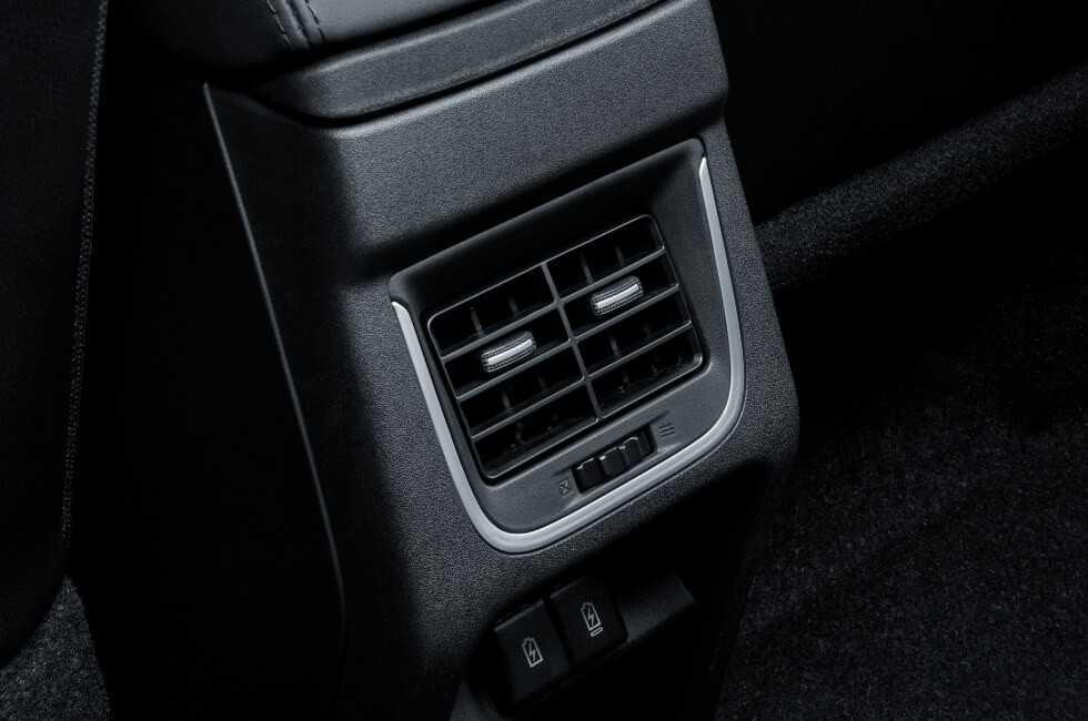 Urban Cruiser Hyryder - mẫu SUV mới nhà Toyota thách thức Kia Seltos-11