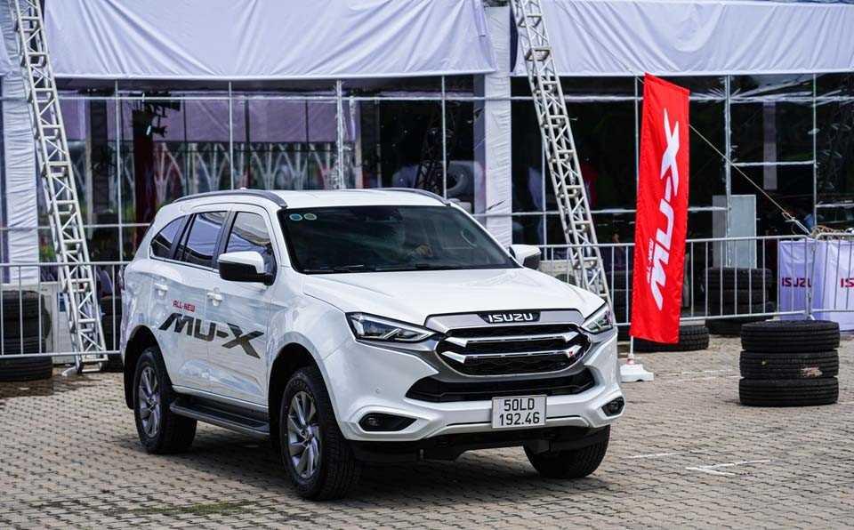 Isuzu mu-X 2022 ra mắt tại Việt Nam, giá bán từ 900 triệu đồng-2