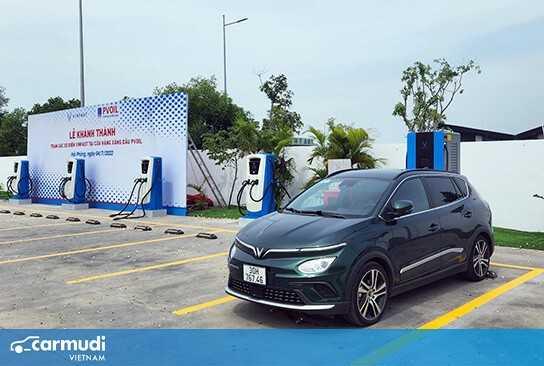 Trạm sạc xe điện VinFast đầu tiên tại cửa hàng xăng dầu PVOIL chính thức hoạt động