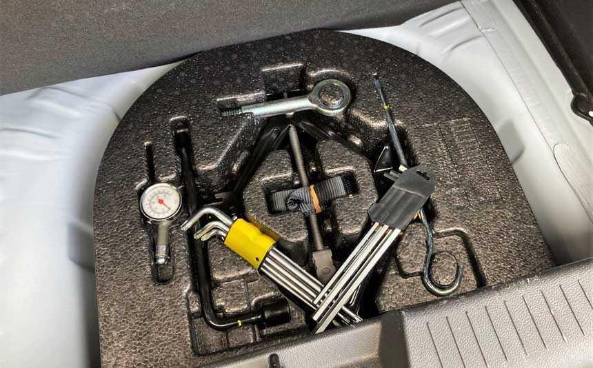 Những lưu &yacute; khi thay lốp dự ph&ograve;ng cho &ocirc; t&ocirc;-2