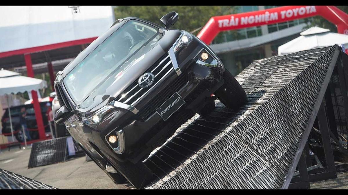 Với Fortuner 2022, người dùng có các tùy chọn động cơ bao gồm: