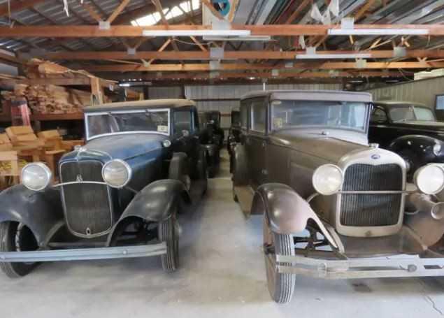 Chiêm ngưỡng bộ sưu tập 140 chiếc ô tô cổ được cất giấu 30 năm-5