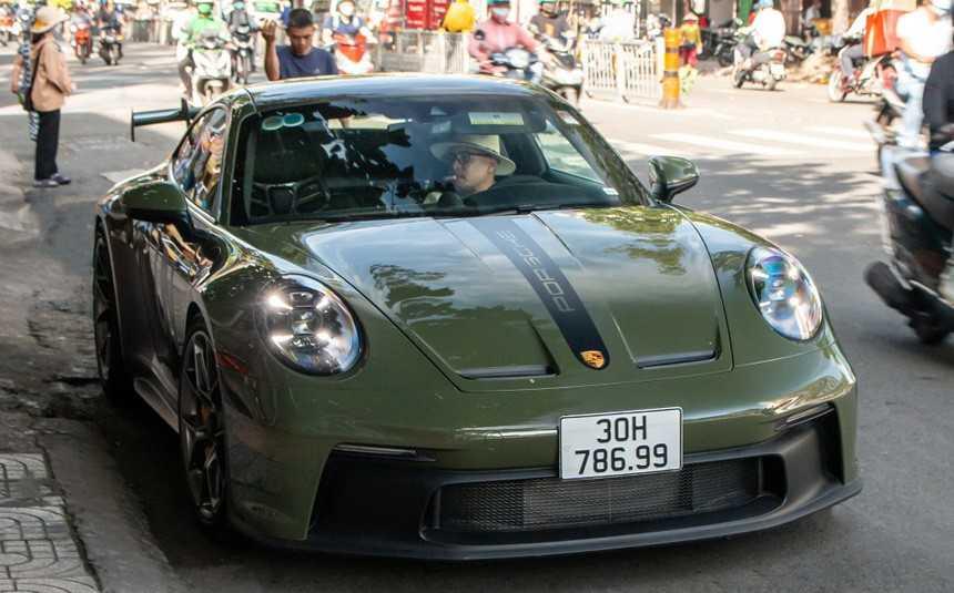 Lý do động cơ siêu xe thường đặt ở phía sau người lái-1