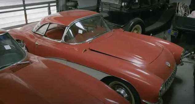 Chiêm ngưỡng bộ sưu tập 140 chiếc ô tô cổ được cất giấu 30 năm-7