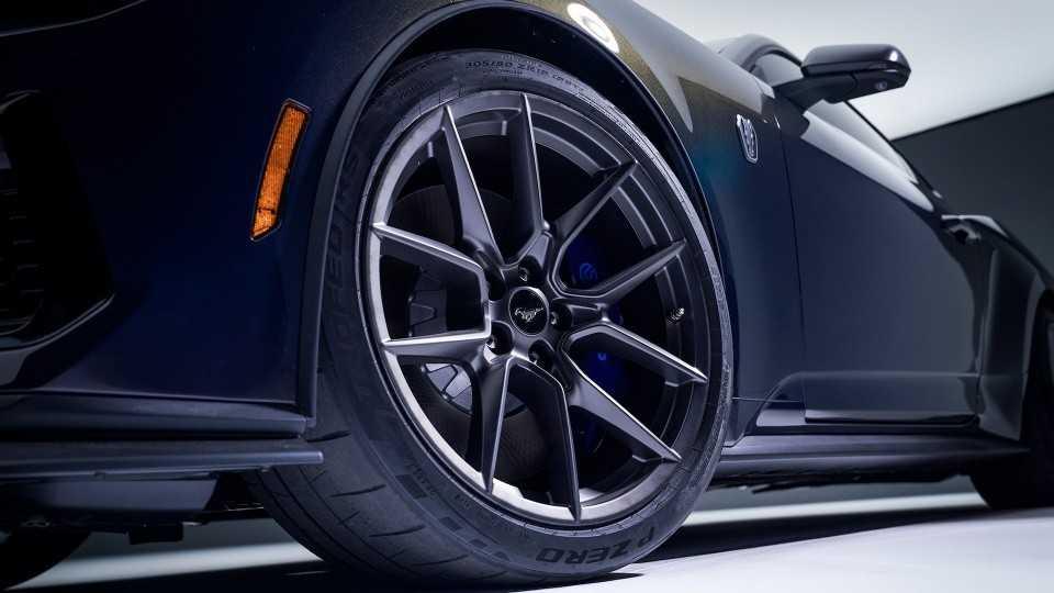 Ford Mustang Dark Horse-7