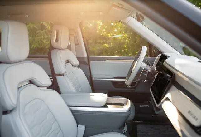 Những mẫu xe b&aacute;n tải sở hữu nội thất sang trọng-13