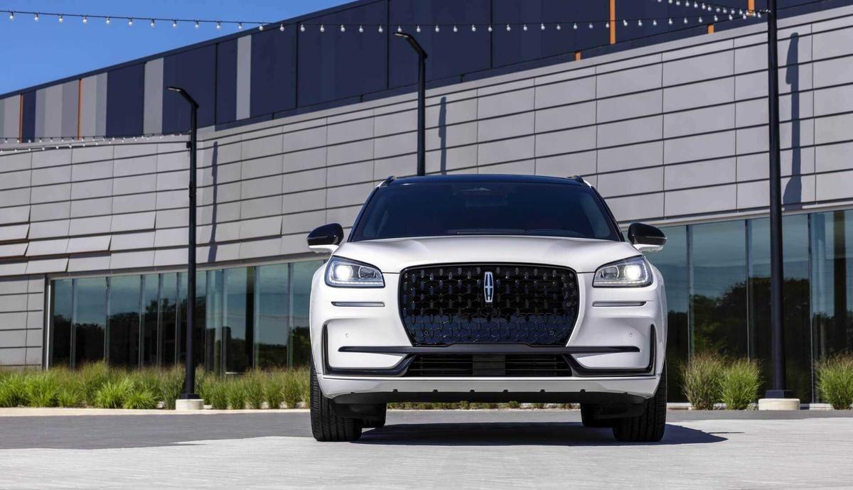 Lincoln Corsair 2023-2