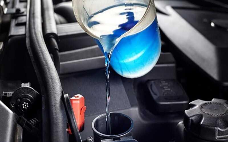 Dung dịch bôi trơn, nước làm mát thường biến chất cần được thay mới