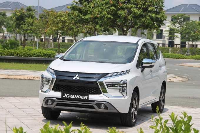 toyota-veloz-chuan-bi-dieu-chinh-gia-ban-mitsubishi-xpander-khong-co-xe-de-ban-2Toyota Veloz chuẩn bị điều chỉnh giá bán, Mitsubishi Xpander không có xe để bán-2