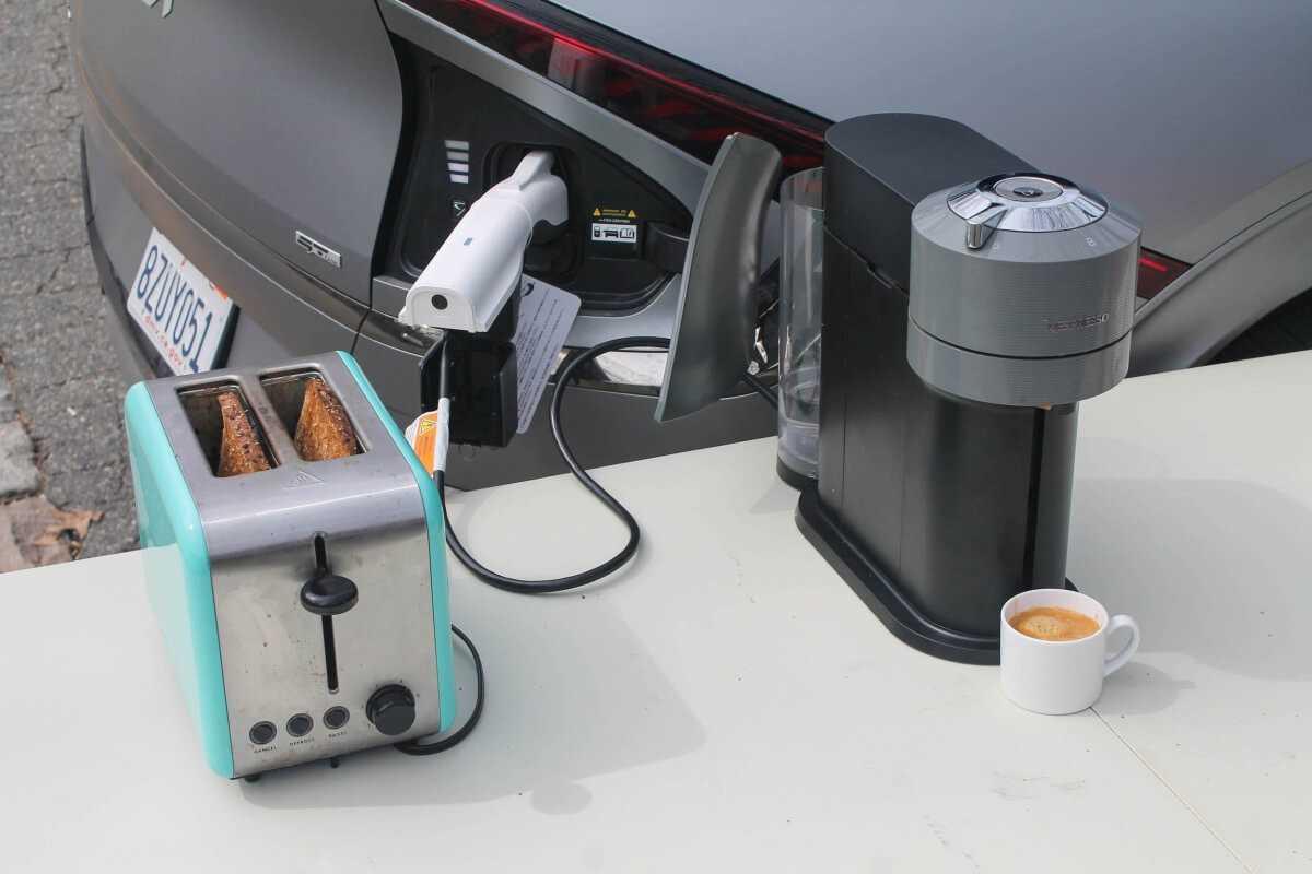 Những điều th&uacute; vị chỉ c&oacute; tr&ecirc;n c&aacute;c mẫu &ocirc; t&ocirc; điện-10