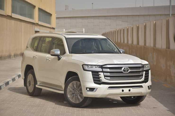 Toyota Land Cruiser LC300 được điều chỉnh giá bán và vẫn 