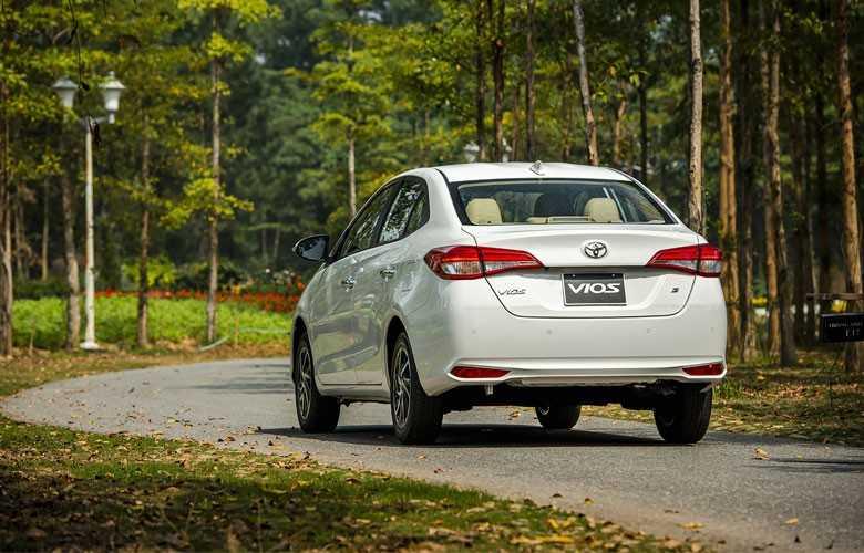 Top 10 xe ô tô giá rẻ, đẹp được ưa chuộng nhất 2022