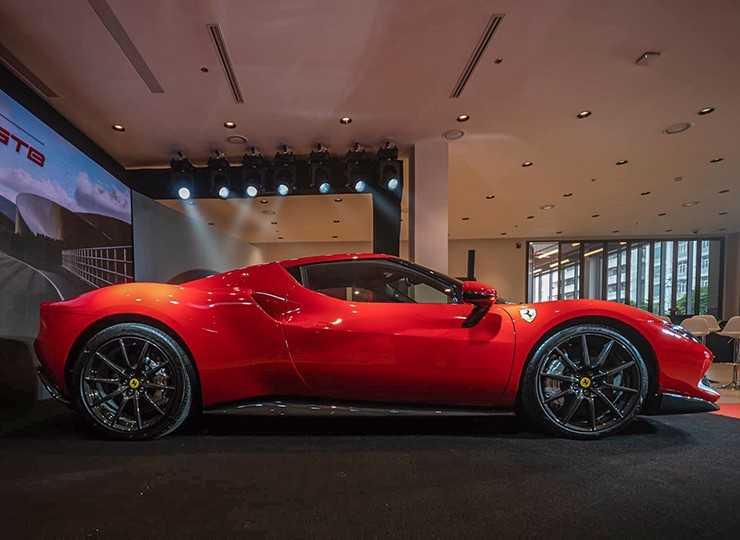 Ferrari giới thiệu siêu xe 296 GTB tại Việt Nam, giá bán hơn 21 tỷ đồng-8