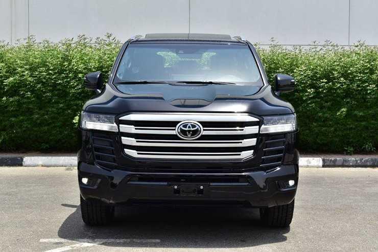 Toyota Land Cruiser LC300 được điều chỉnh giá bán và vẫn 