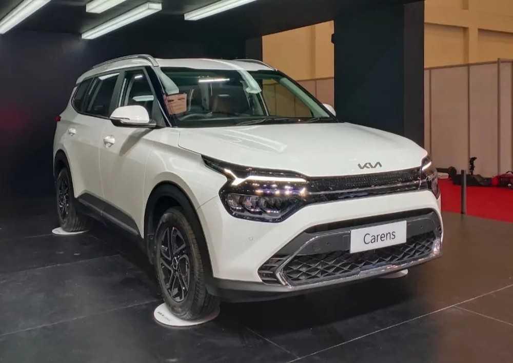 Loạt ô tô mới sẵn sàng ra mắt khách Việt trong tháng 10-4