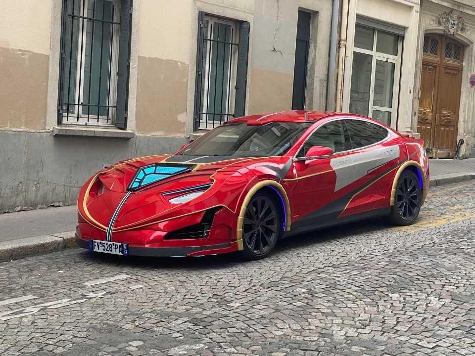 Xe điện Tesla có ngoại thất lấy cảm hứng từ bộ giáp của Iron Man-4