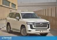 Toyota Land Cruiser LC300 được điều chỉnh giá bán và vẫn "kèm lạc"