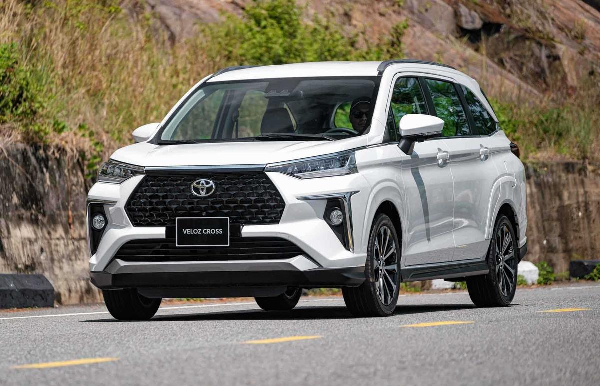 Những mẫu xe MPV 7 chỗ gi&aacute; rẻ được l&ograve;ng kh&aacute;ch Việt-3