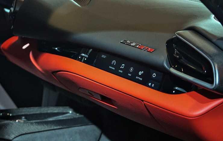 Ferrari giới thiệu siêu xe 296 GTB tại Việt Nam, giá bán hơn 21 tỷ đồng-12