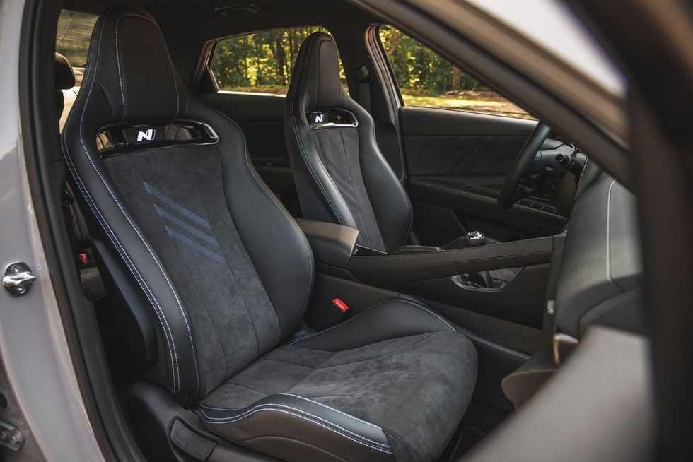 Hyundai Elantra N Vs Subaru WRX Limited 2022