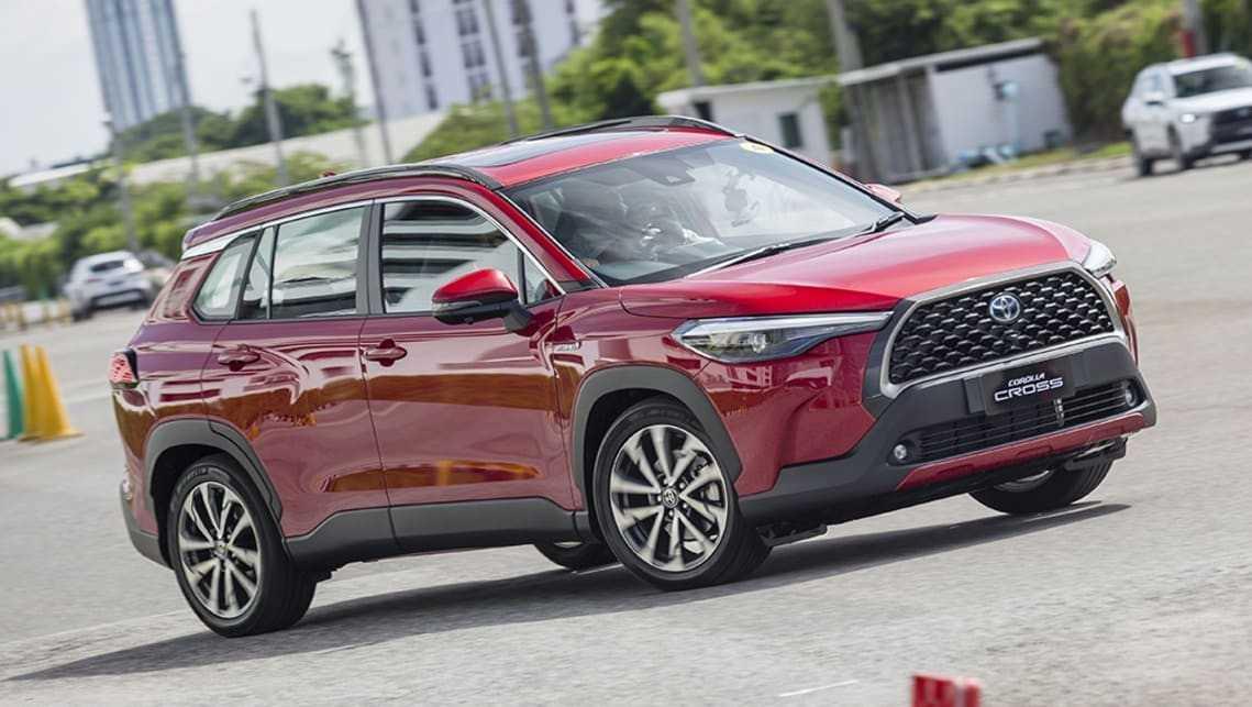 Chọn Hyundai Creta hay Toyota Corolla Cross với 700 triệu