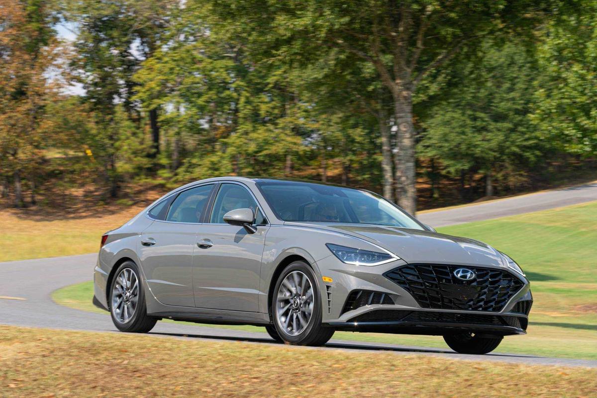 Hyundai Sonata Limited 1.6T 2020 có gì đặc biệt?