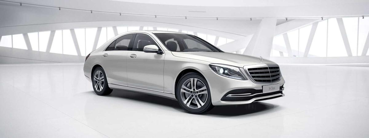 Mercedes S450 5 tỷ của ca sĩ Duy Mạnh cháy tại chung cư