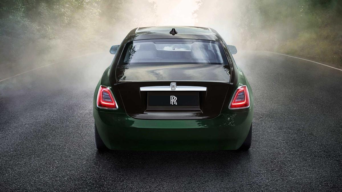 Rolls Royce Ghost EWB 2023: Giá bán, Hình ảnh và thông số