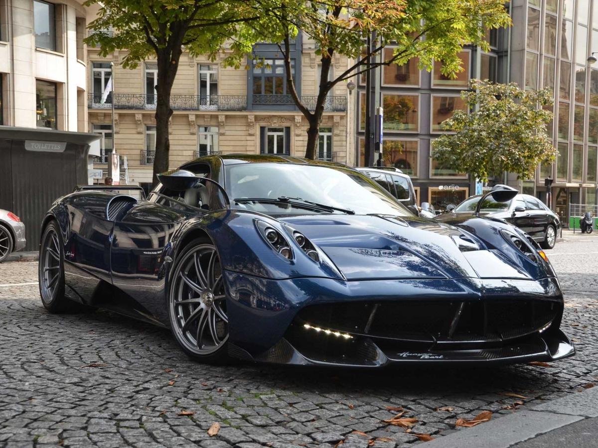 Màu xe giúp người tuổi Dần vượng phát năm Quý Mão