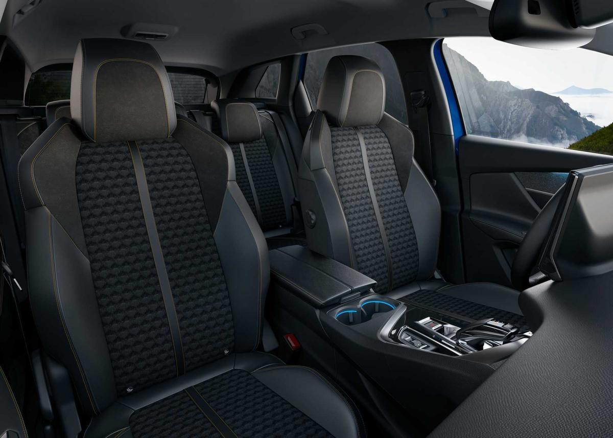 Peugeot 3008 2023: Giá Xe, Hình Ảnh & Thông Số