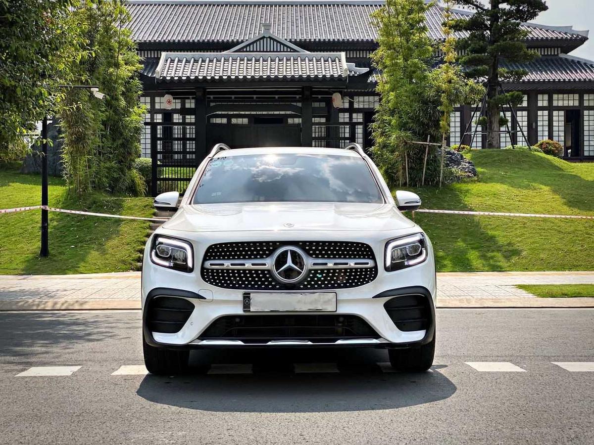 Mercedes Benz GLB SUV: Giá & Thông số 2023
