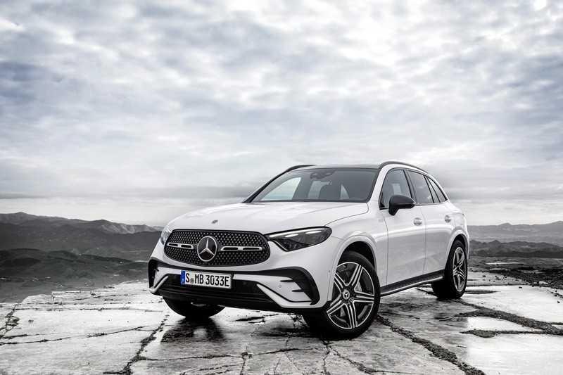 Mercedes GLC 300: Giá & Thông số kỹ thuật 2023