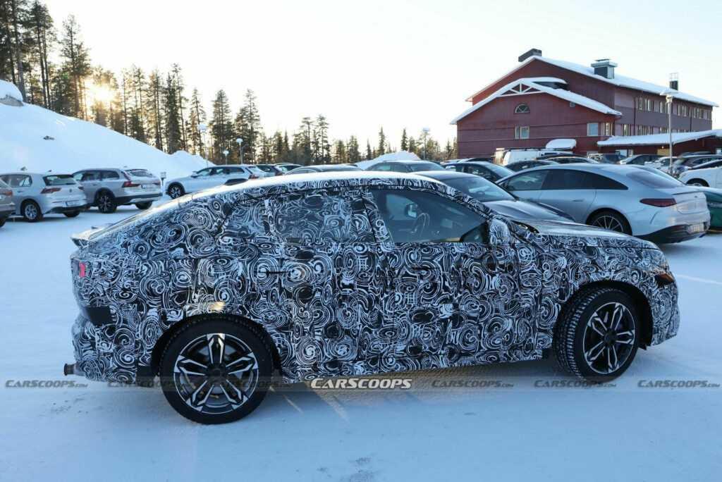 Lộ Diện BMW X2 2024 Với Cabin Đẳng Cấp, Công Nghệ Cao